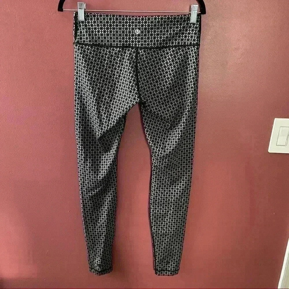 Lululemon Black & Gray Leggings - Picture 8 of 8